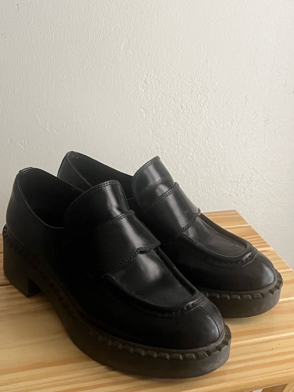 Jeffrey Campbell Black Platform Penny Loafers